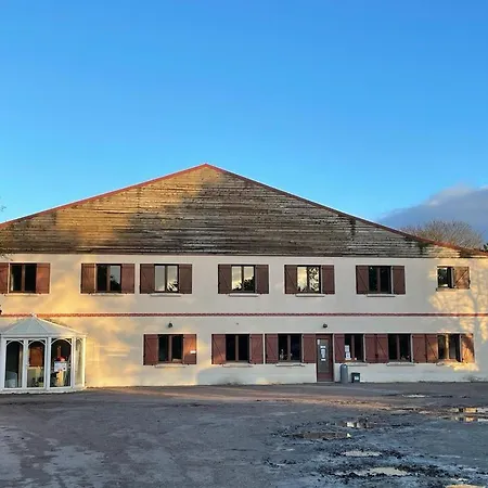 Du Centre Equestre Du Val D'or *